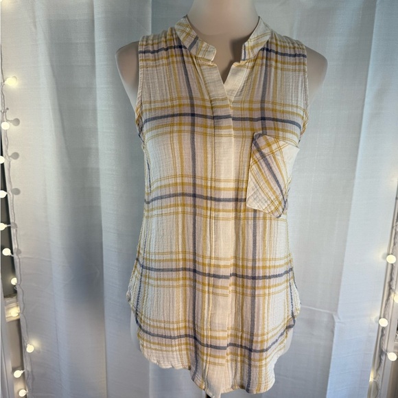 Cloth & Stone Yellow and Blue Sleeveless Button Down Blouse - Picture 1 of 6